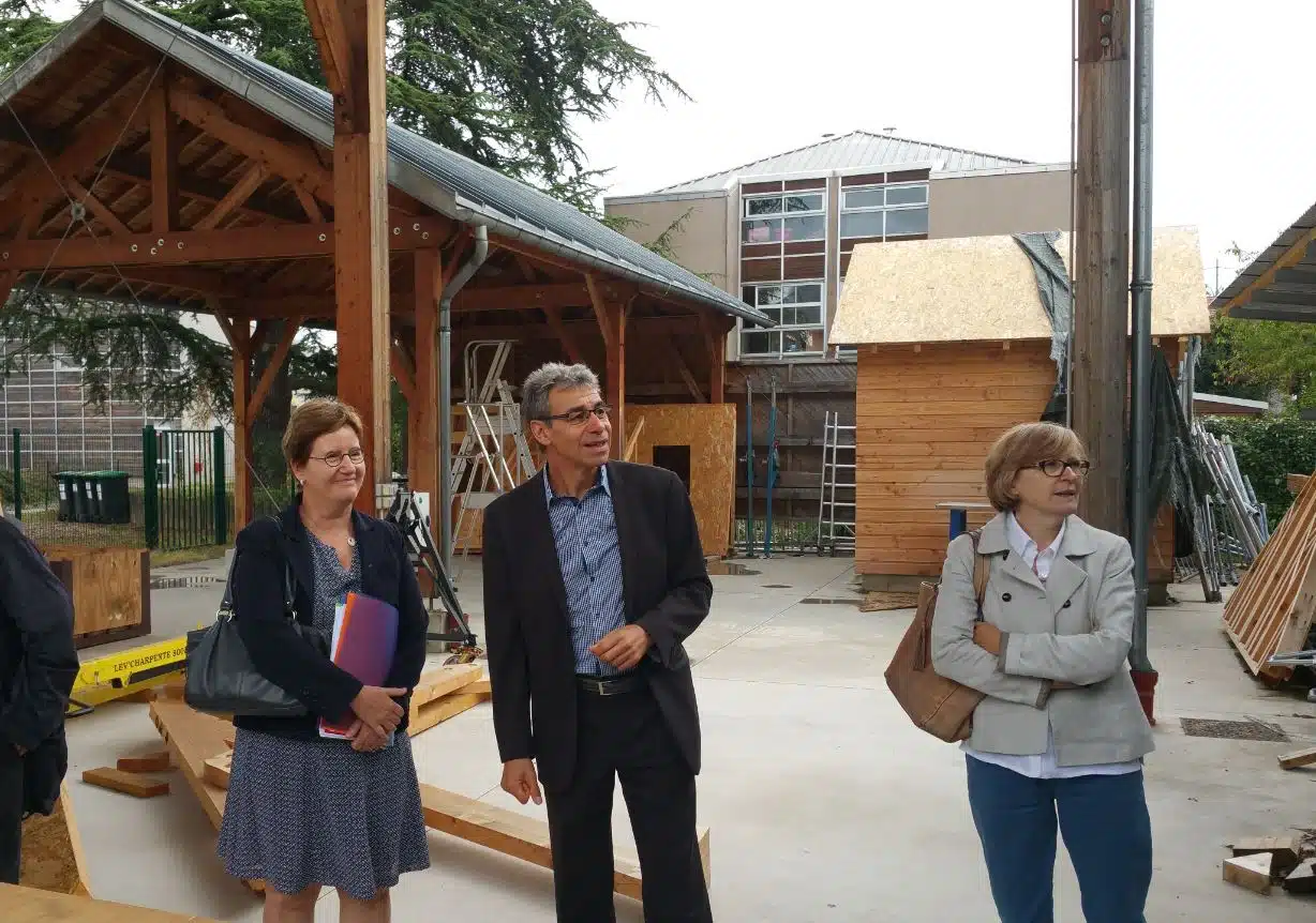 Exploration du lycée François Mansart une institution d'excellence à la loupe